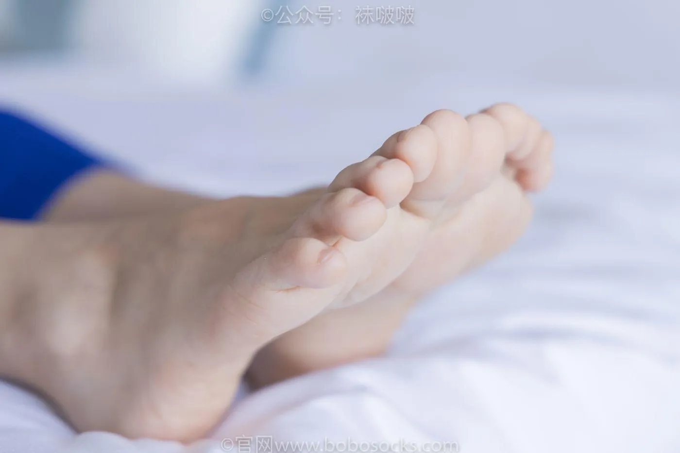 [BoBoSocks袜啵啵]NO.039 小奶熊-校服、vans帆布鞋、短白棉袜、裸足 [154P]插图9